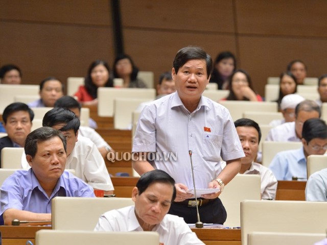 ĐBQH LÊ CÔNG NHƯỜNG BÀY TỎ QUAN ĐIỂM VỀ MỘT SỐ NỘI DUNG CÒN Ý KIẾN KHÁC NHAU CỦA DỰ THẢO LUẬT BẢO VỆ MÔI TRƯỜNG (SỬA ĐỔI)